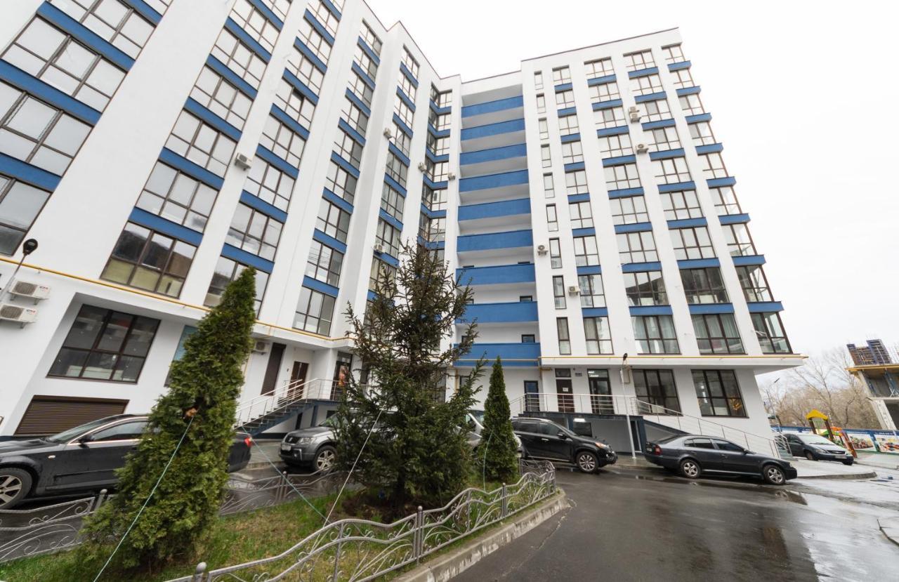 Апартаменты На Центральной Улице Kiev Exteriör bild